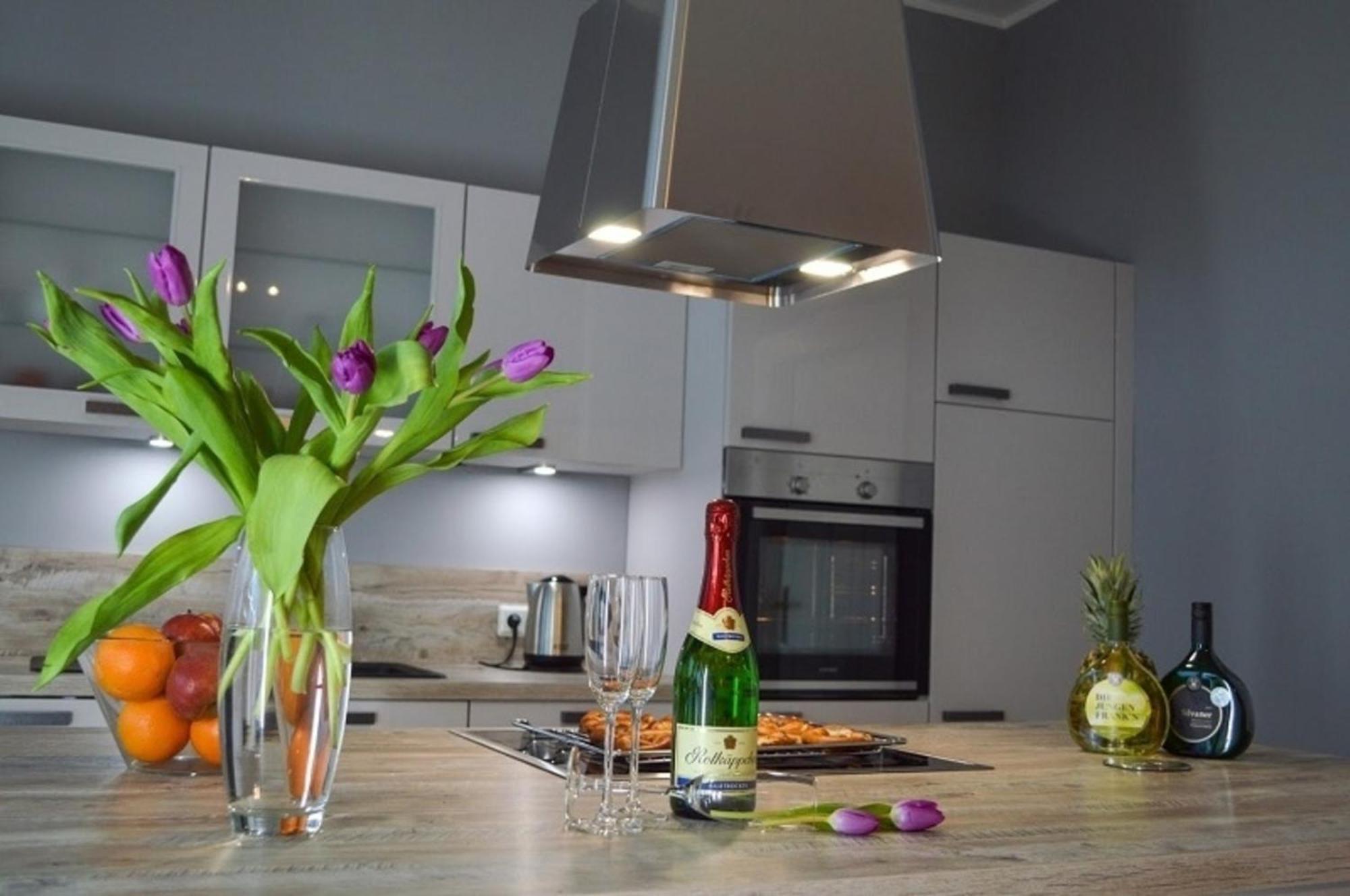 Traumkrone Ferienwohnungen - Wiesengruen Schortens Extérieur photo